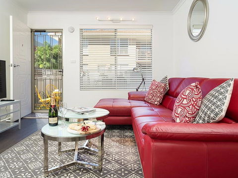 Understated Elegance - Affordable Luxury - Accommodation Mermaid Beach 2