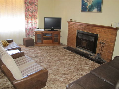 Walters Holiday Home - Accommodation Mermaid Beach 1