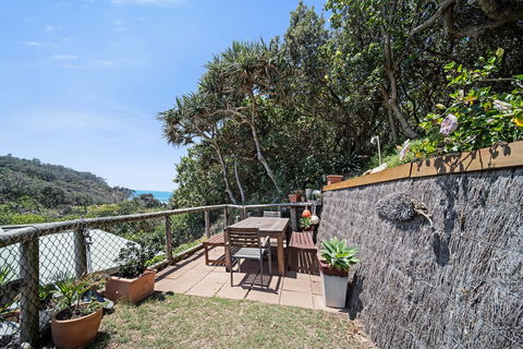 13 Point Lookout Beach Resort - Accommodation Mermaid Beach 0