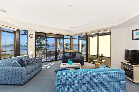 63 Franklin Parade - Accommodation Mermaid Beach 2