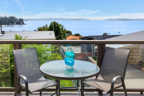 Beach View Apartment - Accommodation Mermaid Beach 2