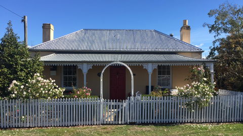 Bellamona - Cosy Georgian Cottage - Accommodation Mermaid Beach 0