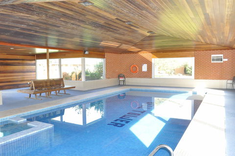 Bell Tower Inn - Accommodation Mermaid Beach 1