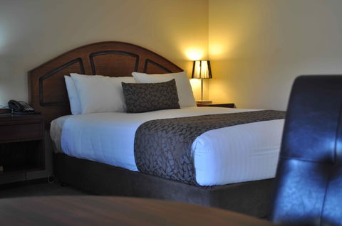 Bell Tower Inn - Accommodation Mermaid Beach 2