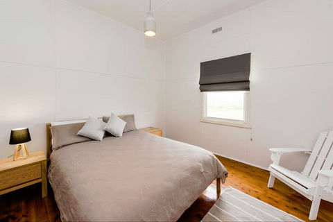 Castleview Cottage - Accommodation Mermaid Beach 2