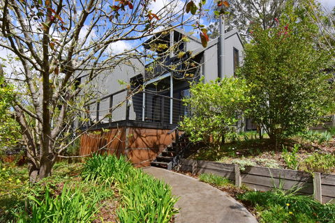 Cloudsong Chalets - Accommodation Mermaid Beach 0