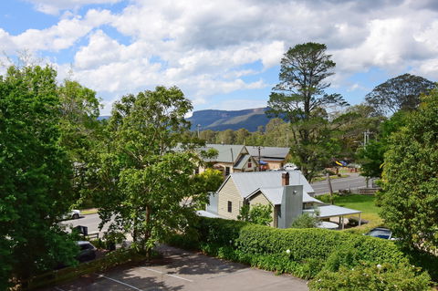 Cloudsong Chalets - Accommodation Mermaid Beach 1