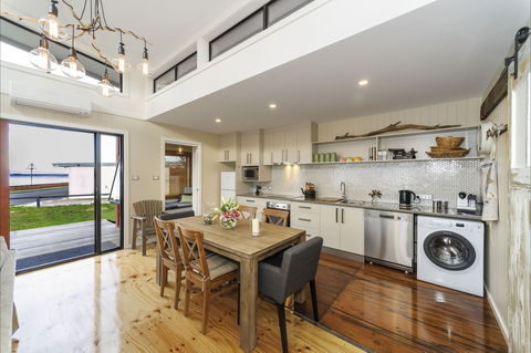 Coastal Pods Wynyard - Accommodation Mermaid Beach 1