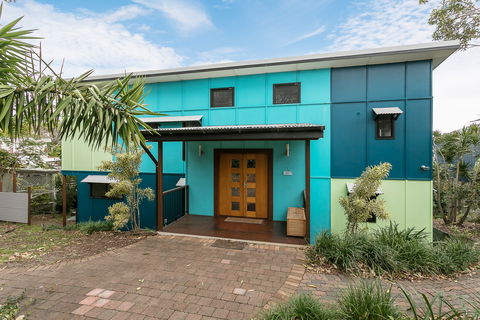 Colours Of Cylinder - Accommodation Mermaid Beach 1