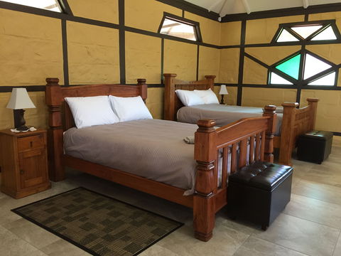 Coonandry Cottage - Accommodation Mermaid Beach 0