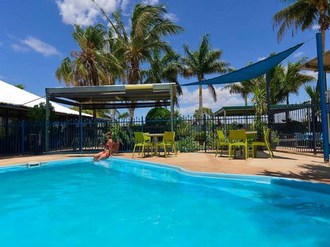 Devils Marbles Hotel - Accommodation Mermaid Beach 0