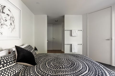 Dlux + Escape @ 83 Great Ocean Road Apartments Lorne - Accommodation Mermaid Beach 2