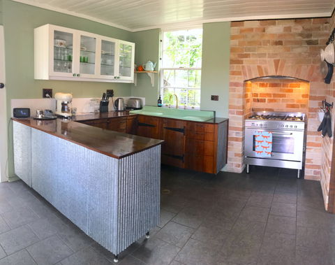 Donovans Cottage - Accommodation Mermaid Beach 1