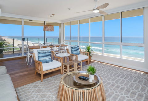 Dorchester On The Beach - Accommodation Mermaid Beach 2