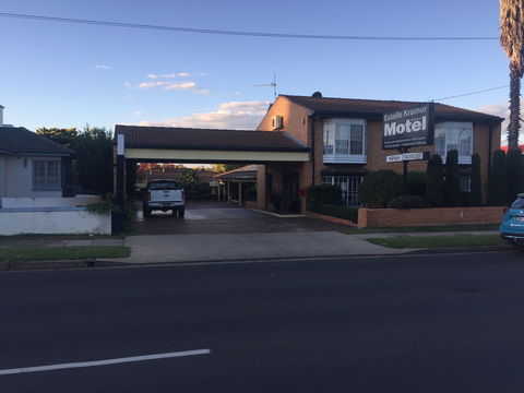 Estelle Kramer Motel - Accommodation Mermaid Beach 0
