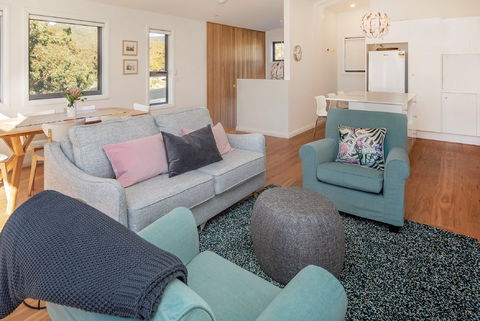 Grasmere Chalet - Accommodation Mermaid Beach 1