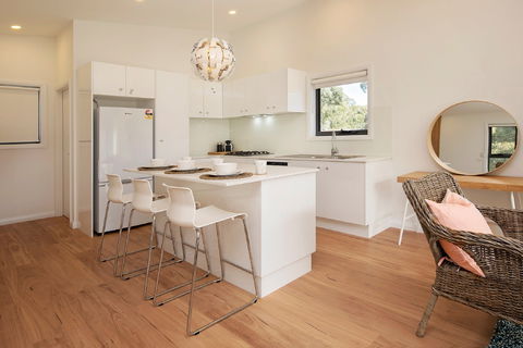 Grasmere Chalet - Accommodation Mermaid Beach 2
