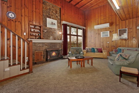 Le Chateau - Accommodation Mermaid Beach 1
