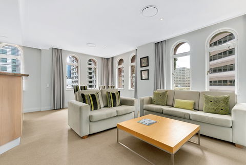 Manor Apartment Hotel - Accommodation Mermaid Beach 2