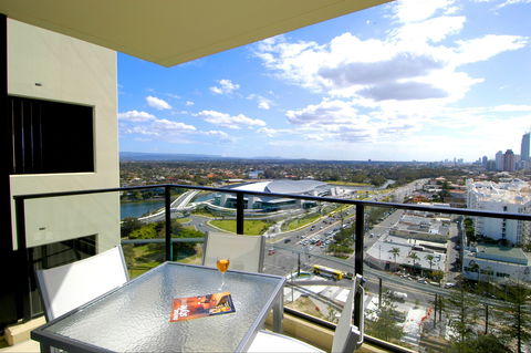 Mantra Broadbeach On The Park - Accommodation Mermaid Beach 2