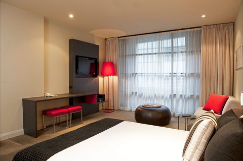 Mantra Hindmarsh Square - Accommodation Mermaid Beach 1