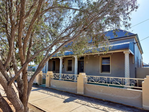 McCulloch's Rest - Accommodation Mermaid Beach 0