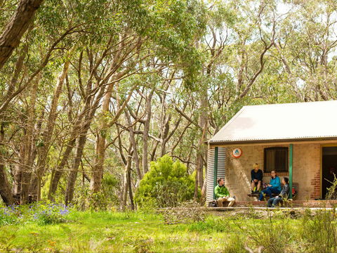 Mount Lofty Cottage YHA - Accommodation Mermaid Beach 1