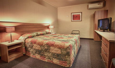 Opal Inn Hotel - Accommodation Mermaid Beach 2
