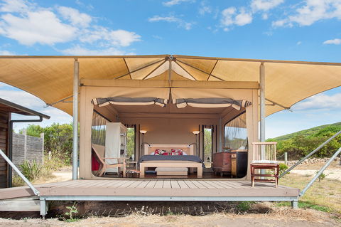 Pebble Point - Accommodation Mermaid Beach 0