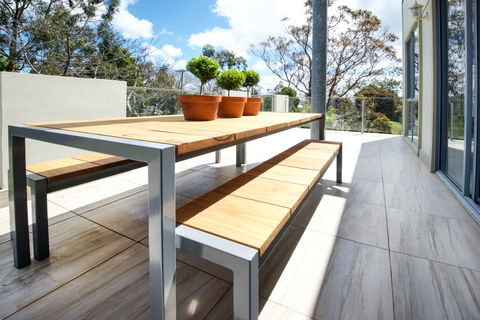 Phillip Island Towers - Accommodation Mermaid Beach 2