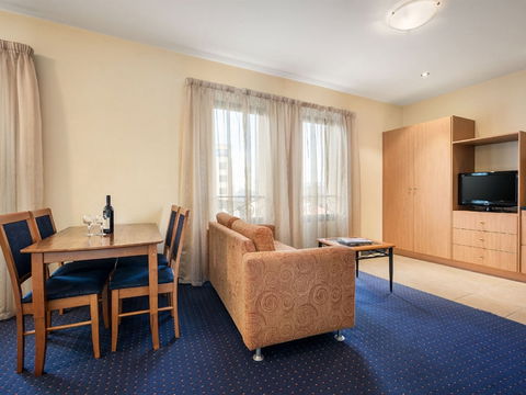 Quest Savoy - Accommodation Mermaid Beach 2