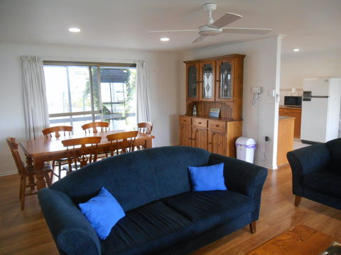 Roshy's Retreat - Accommodation Mermaid Beach 2