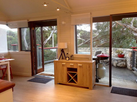 Serenity Cottage - Accommodation Mermaid Beach 2