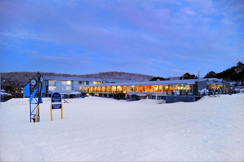 Smiggins Hotel - Accommodation Mermaid Beach 1