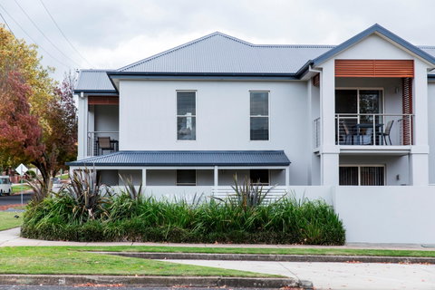 Stay Bathurst - Accommodation Mermaid Beach 0