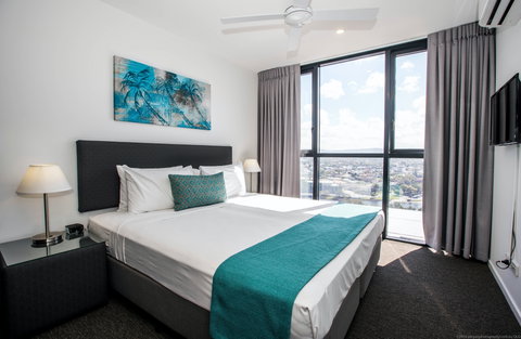 Synergy  Broadbeach - Accommodation Mermaid Beach 1