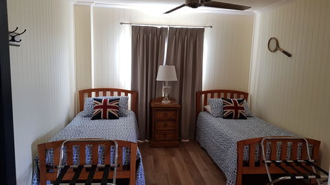 The Wattle Lodge - Accommodation Mermaid Beach 2