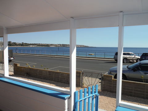 The Little White House - Accommodation Mermaid Beach 0