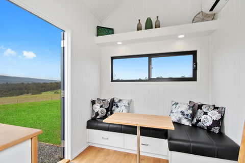 Tiny Home Big Views Kurrajong - Accommodation Mermaid Beach 1