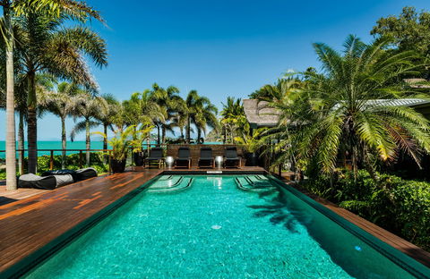 Trinity Beach Palace - Accommodation Mermaid Beach 2
