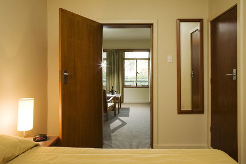 University House - Accommodation Mermaid Beach 2