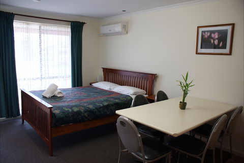 Warrnambool Holiday Park And Motel - Accommodation Mermaid Beach 1