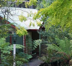 Eagle Hammer Cottages - Accommodation Mermaid Beach 1