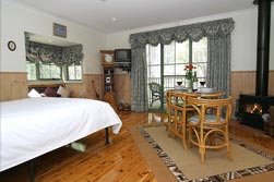 Eagle Hammer Cottages - Accommodation Mermaid Beach 2