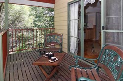 Eagle Hammer Cottages - Accommodation Mermaid Beach 3
