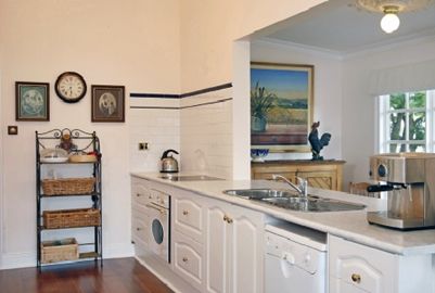 Forest Edge Country House - Accommodation Mermaid Beach 3