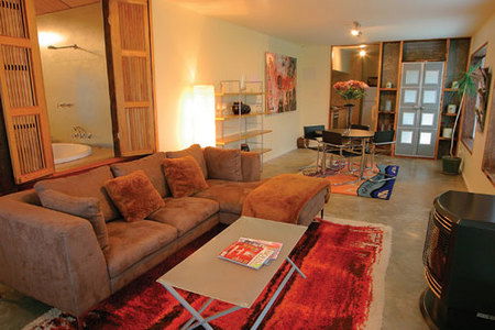 Azidene House - Accommodation Mermaid Beach 4