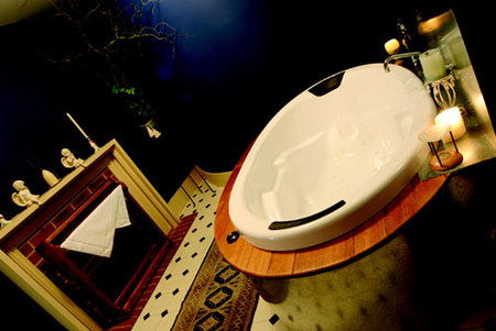 Azidene House - Accommodation Mermaid Beach 5