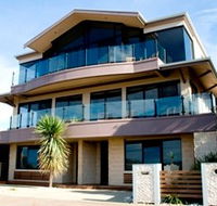 On the Esplanade - Accommodation Mermaid Beach