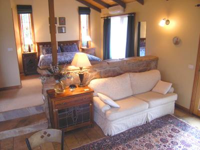 Wombat Hills Cottages - Accommodation Mermaid Beach 1
